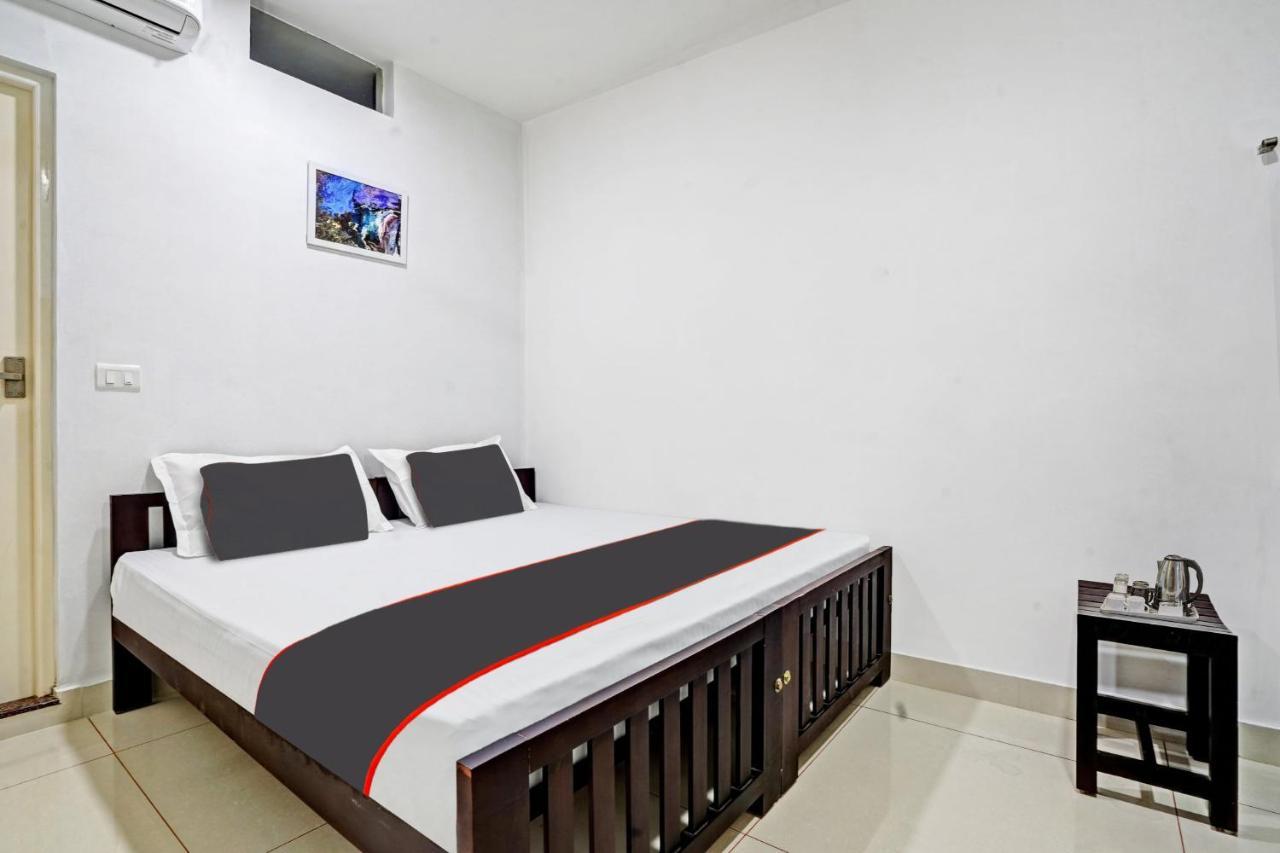 Hotel Collection O White House Pearl Kochi Esterno foto