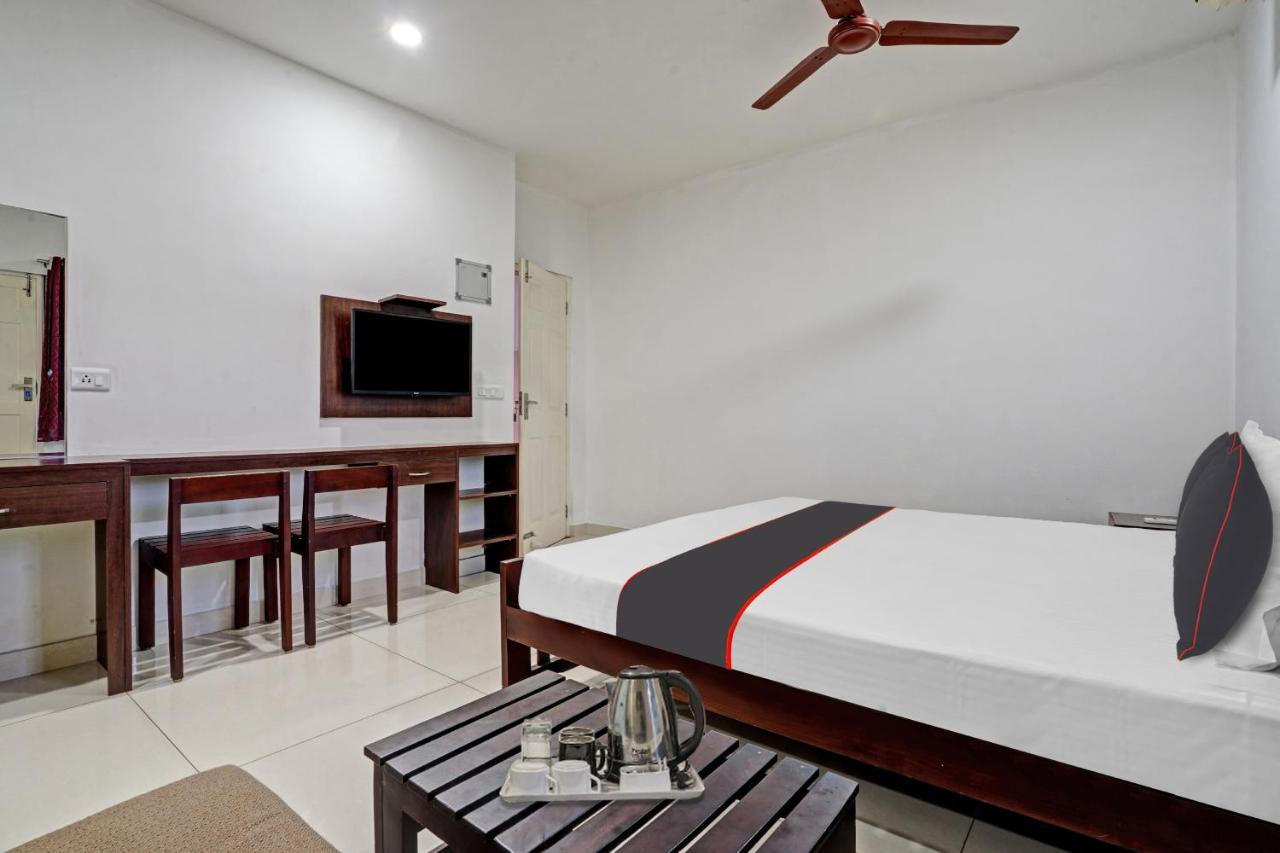 Hotel Collection O White House Pearl Kochi Esterno foto