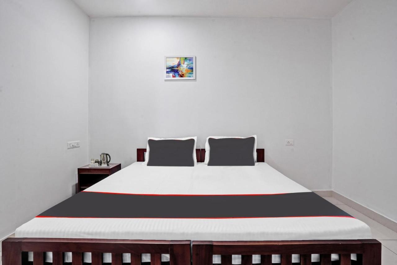 Hotel Collection O White House Pearl Kochi Esterno foto