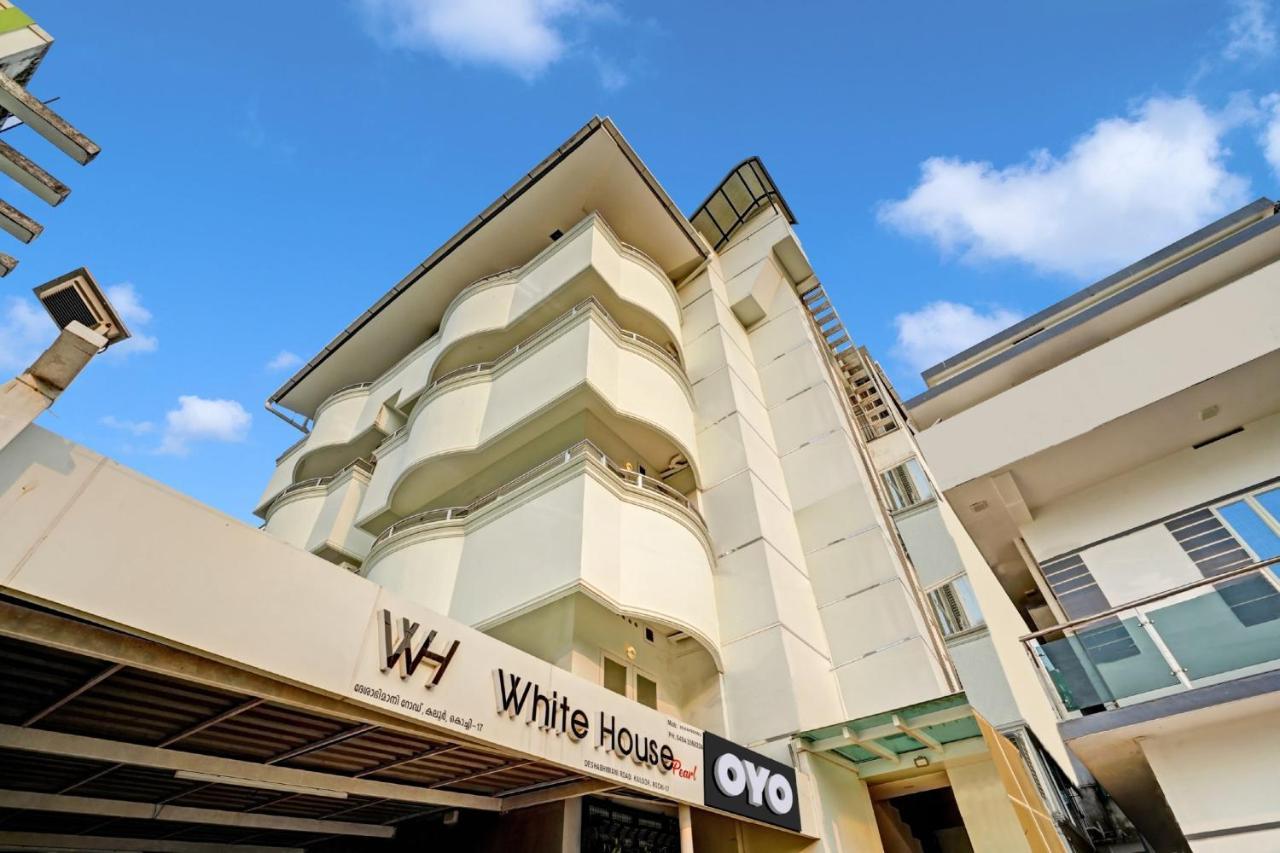 Hotel Collection O White House Pearl Kochi Esterno foto