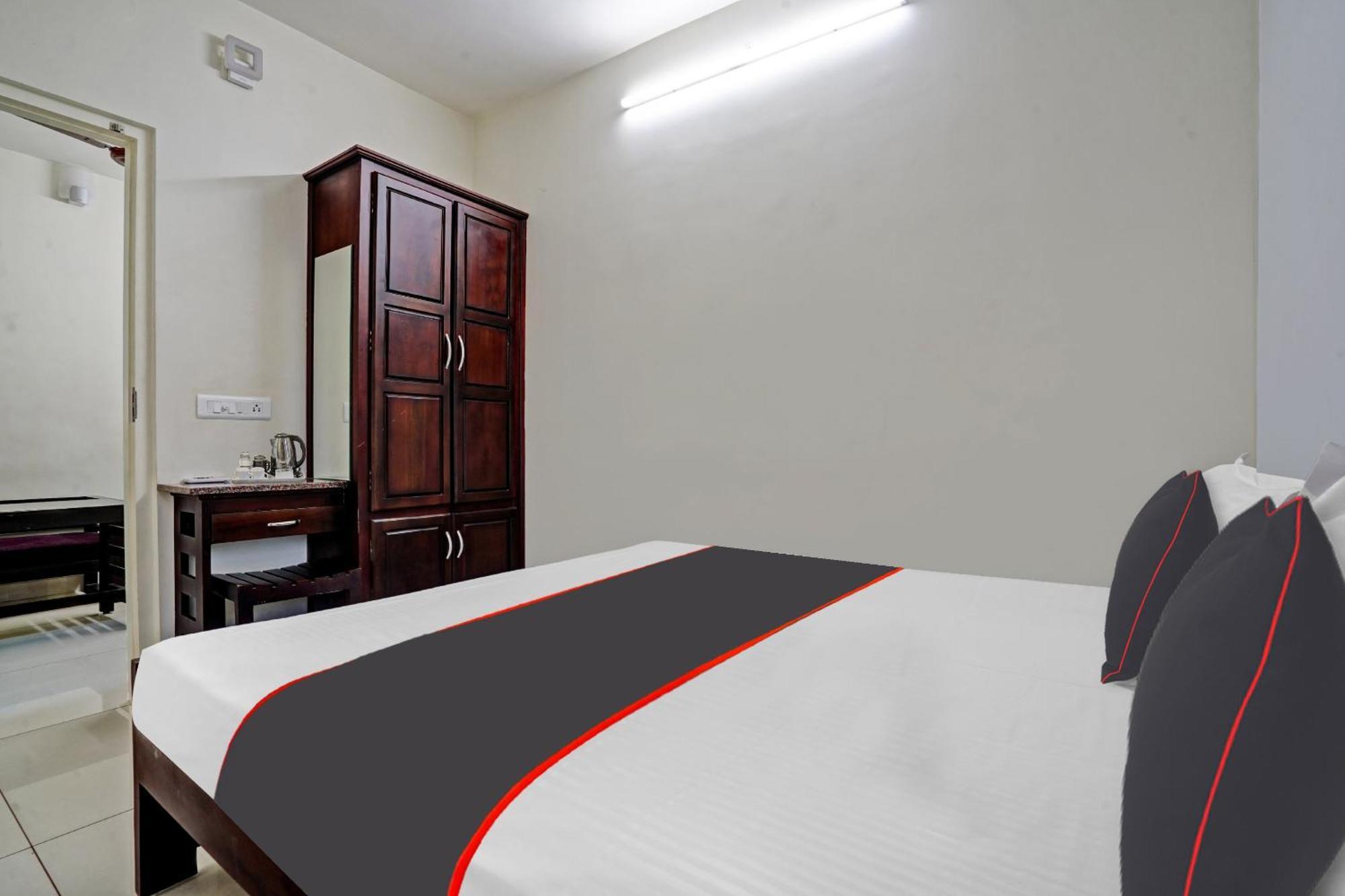 Hotel Collection O White House Pearl Kochi Esterno foto