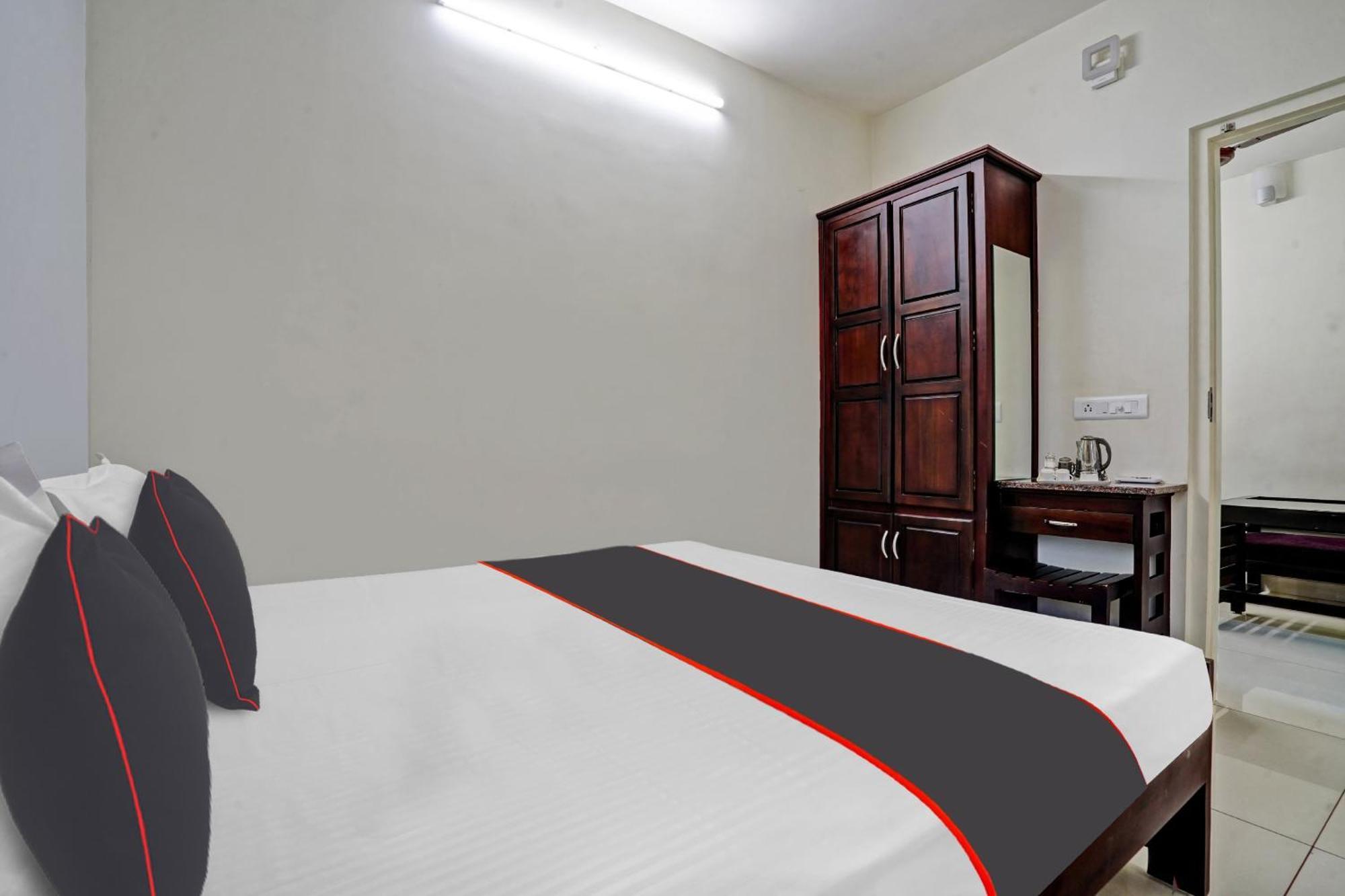 Hotel Collection O White House Pearl Kochi Esterno foto